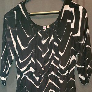 Black and white size L semi sheer dress (Missing Belt)